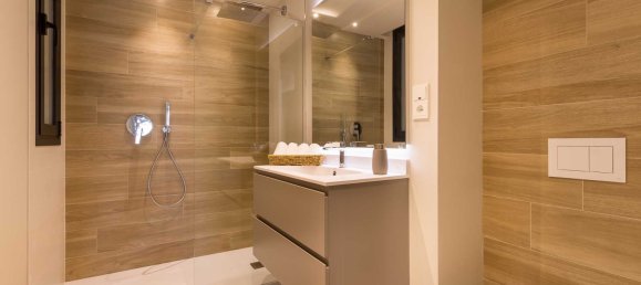 3 bedrooms Apartment in Azahar de Estepona, Estepona, Spain No. 15369 3