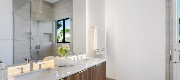 4 Schlafzimmer Villa in Miami, USA, Nr. 614165 11