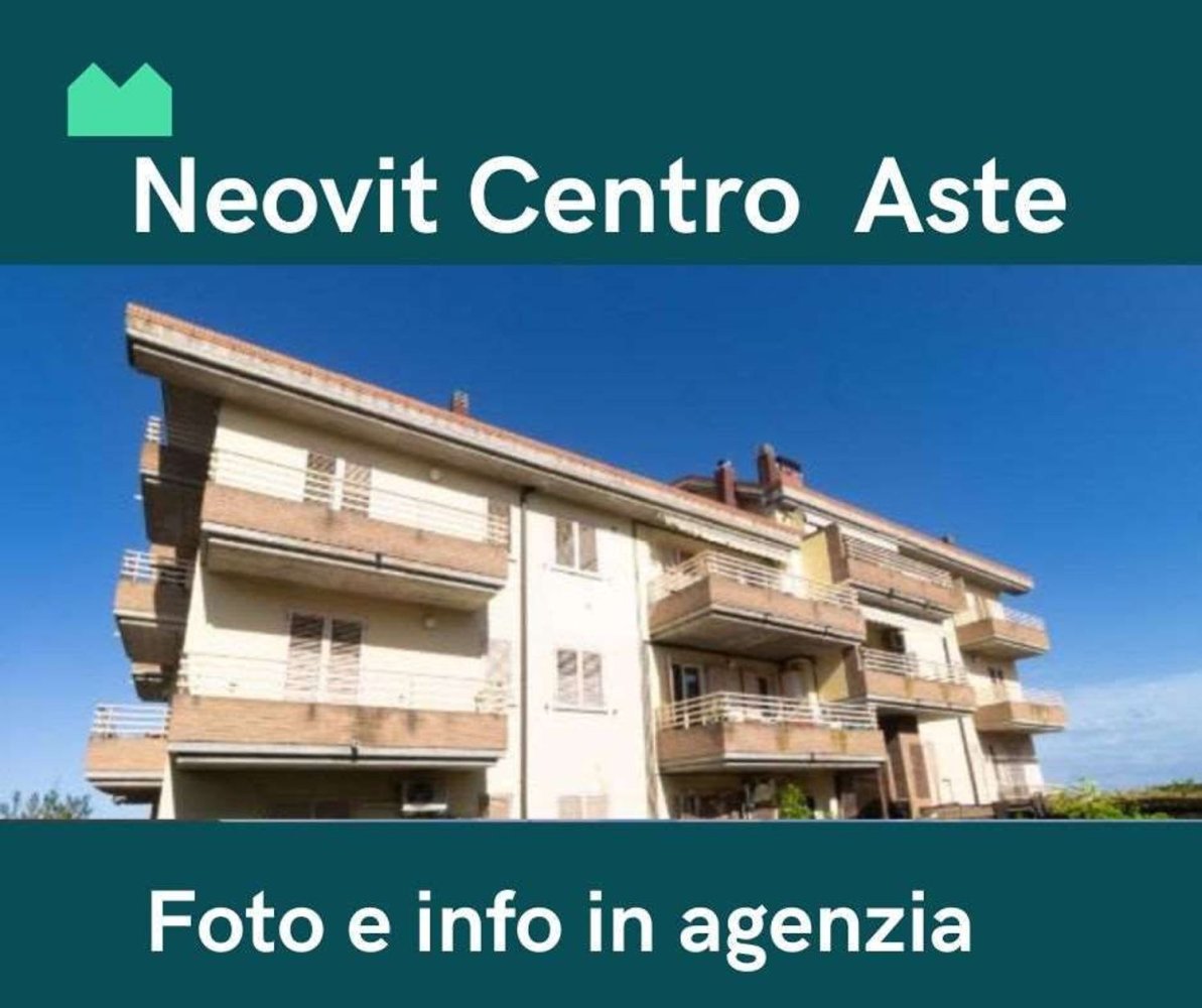 4 bedrooms Apartment in Fabriano, Italy No. 402723