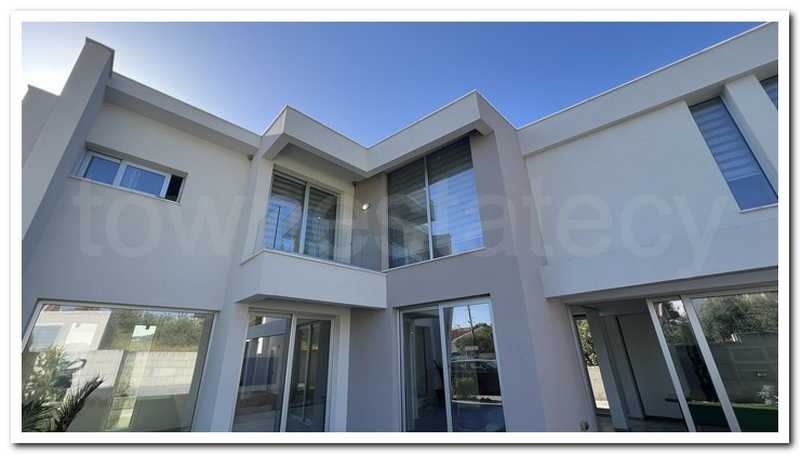 4 bedrooms Commercial property in Palodeia, Cyprus No. 86267