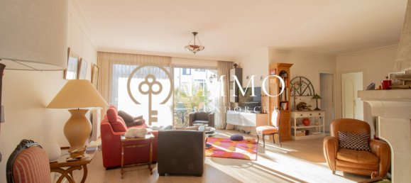 Квартира с 4 спальнями в Бур-ля-Рен, Франция № 163071 2