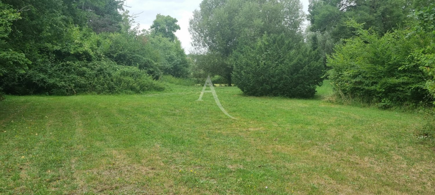 Terrain à Cellettes, France No. 349752