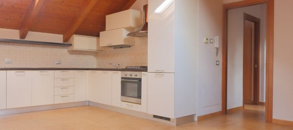 3 rooms Apartment in Desio, Italy No. 259994 2