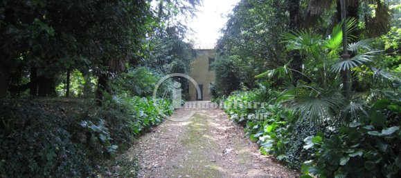 6 bedrooms Villa in Lomazzo, Italy No. 108069 11