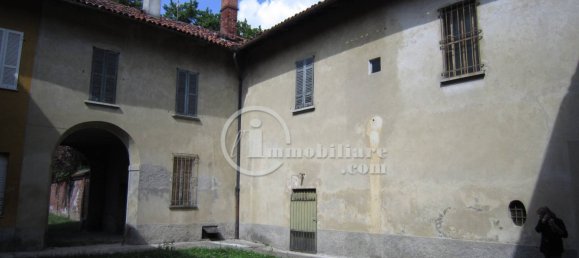 6 bedrooms Villa in Lomazzo, Italy No. 108069 4