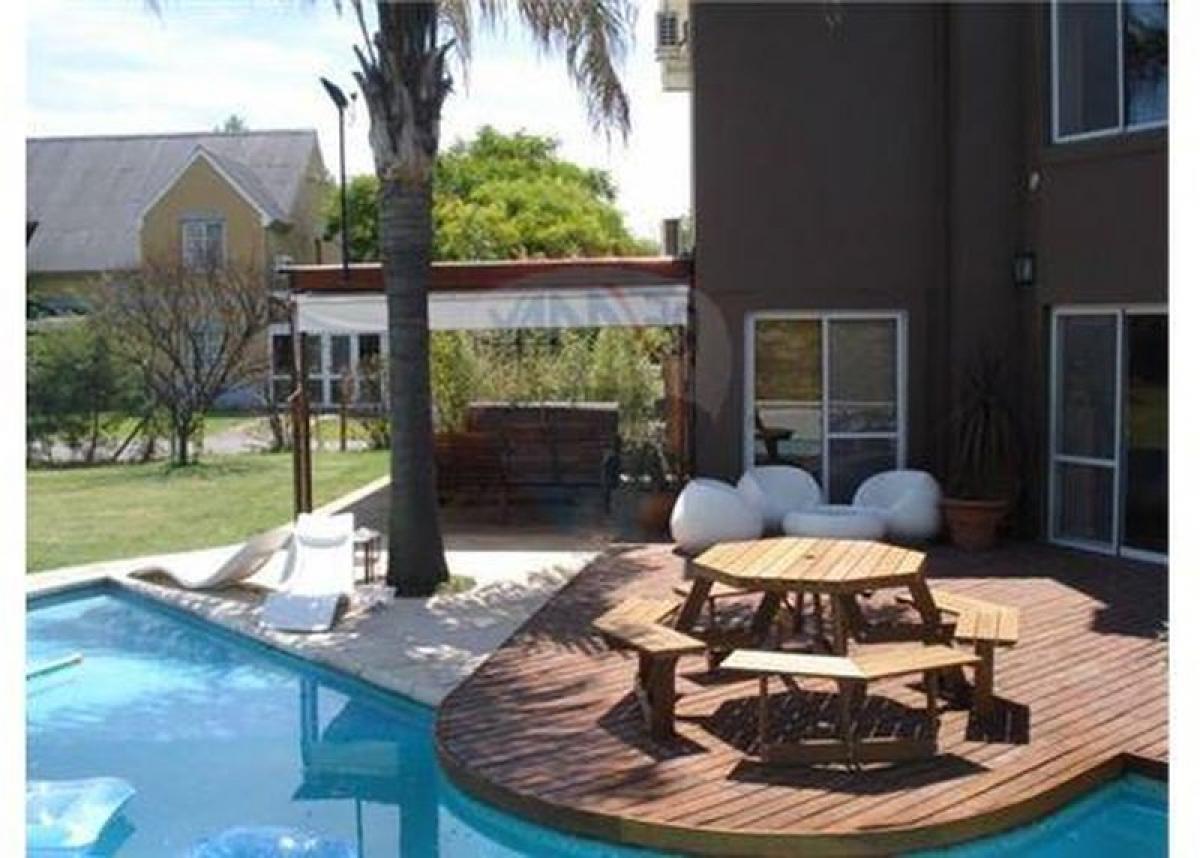 3 غرف نوم منزل في Malvinas Argentinas, Argentina رقم 101249