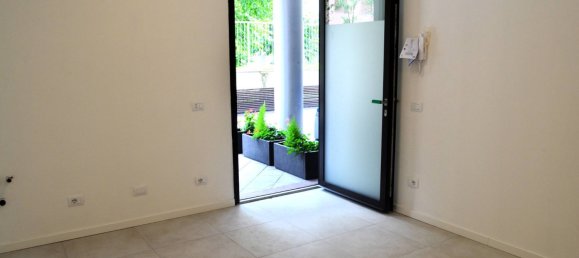 1 bedroom Apartment in Milan, Italy No. 243789 6