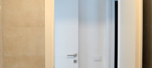 1 bedroom Apartment in Milan, Italy No. 243789 21