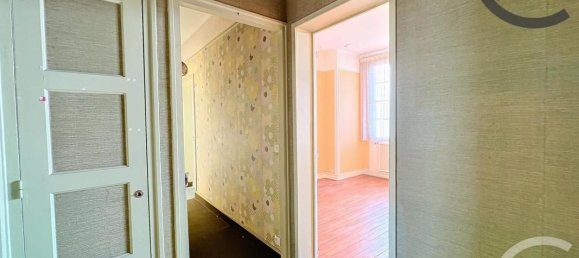 2 bedrooms Apartment in Reims, France No. 70353 10