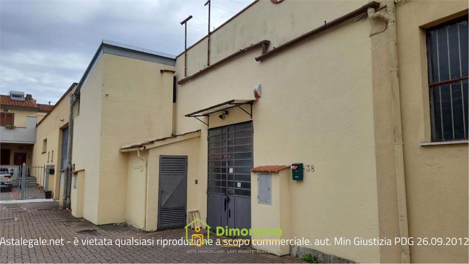 Imóvel comercial em Prato, Italy 131 m² N.º 321383