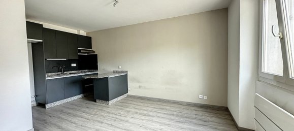 Edificio de 1 habitación en Leudeville, France No. 186966 2