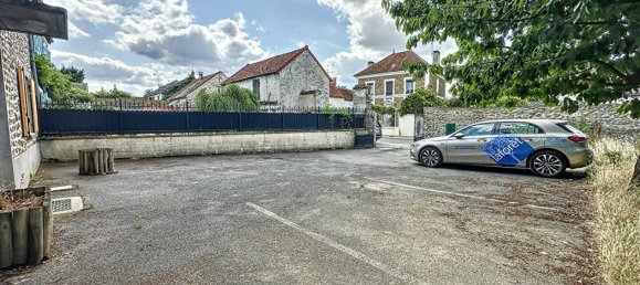 Edificio de 1 habitación en Leudeville, France No. 186966 18