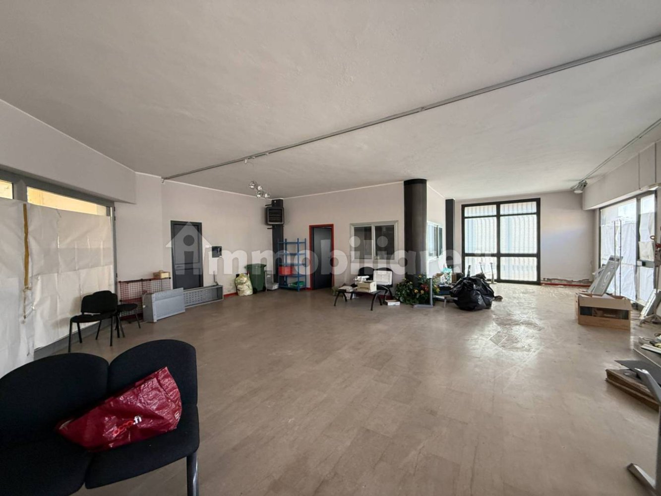 2 rooms Commercial property in Ostiglia, Italy No. 266596