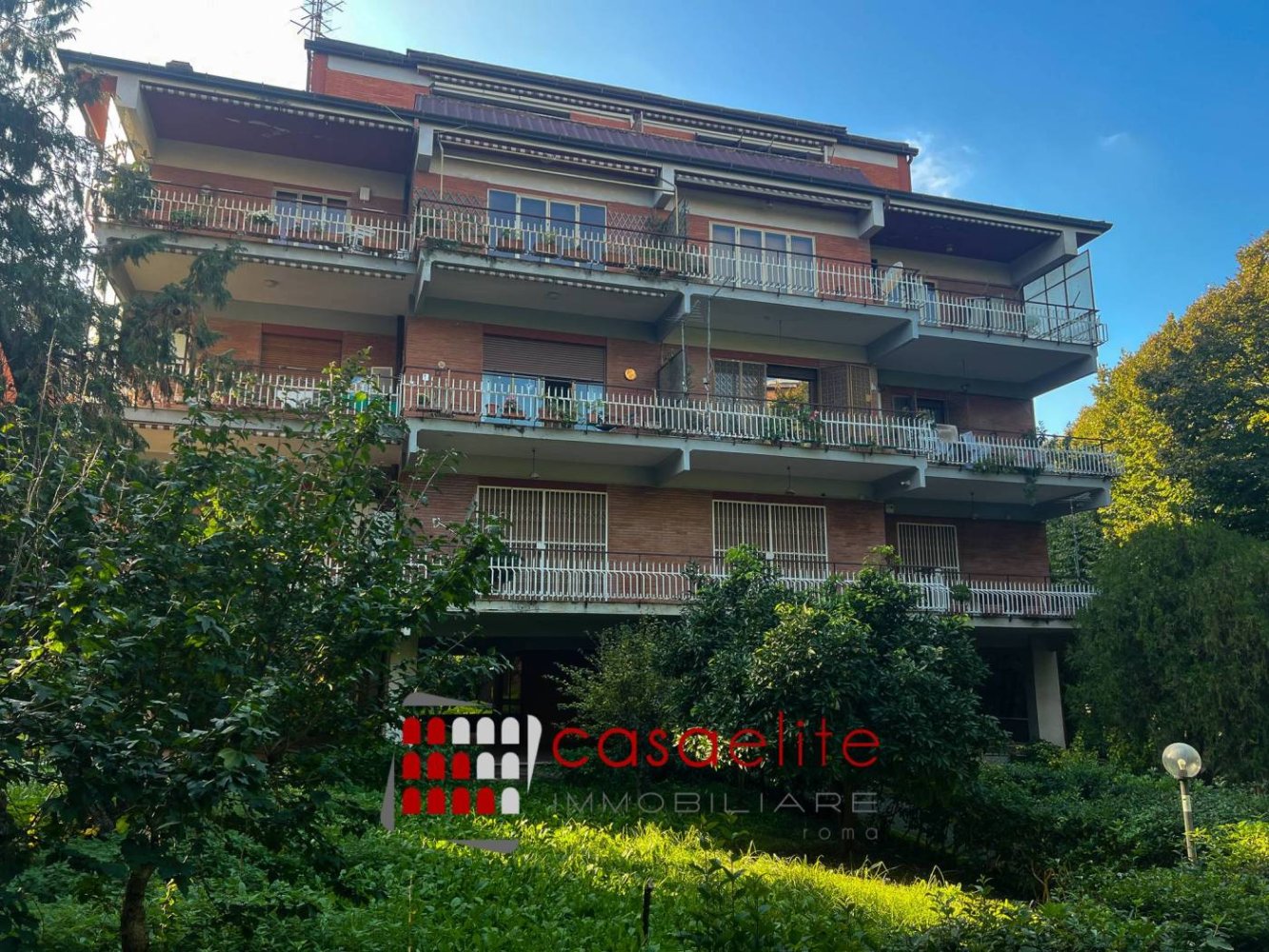 Apartamento de 2 dormitorios en Rome, Italy No. 82018