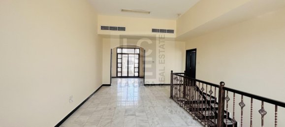 Вилла с 6 спальнями в Халифа-Сити, ОАЭ № 7258 11