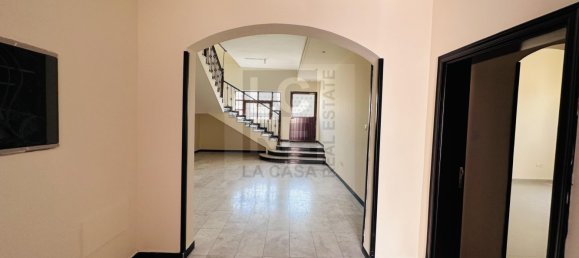 Вилла с 6 спальнями в Халифа-Сити, ОАЭ № 7258 6