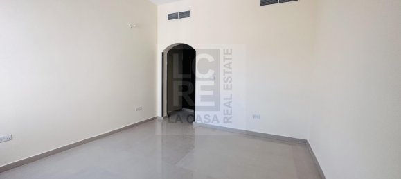 Вилла с 6 спальнями в Халифа-Сити, ОАЭ № 7258 3