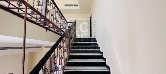 Вилла с 6 спальнями в Халифа-Сити, ОАЭ № 7258 7