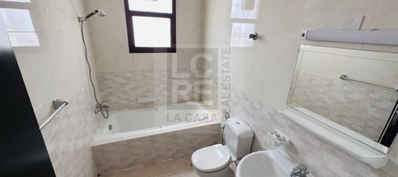 Вилла с 6 спальнями в Халифа-Сити, ОАЭ № 7258 13