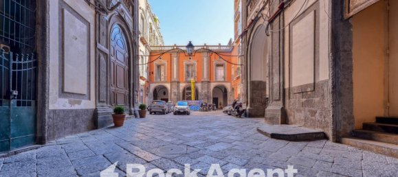 4 Schlafzimmer Wohnung in Naples, Italy, Nr. 93123 3