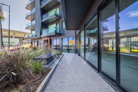 126m² Commercial property in Funchal, Portugal No. 78797