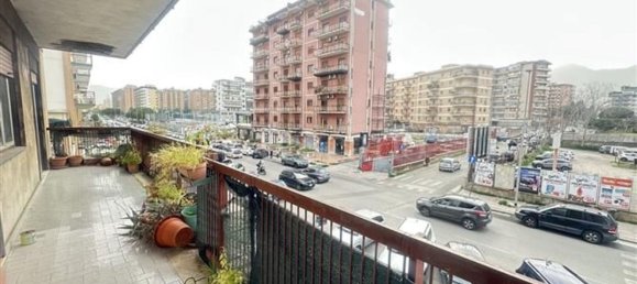 Apartamento de 5 divisões em Palermo, Italy N.º 50363 2