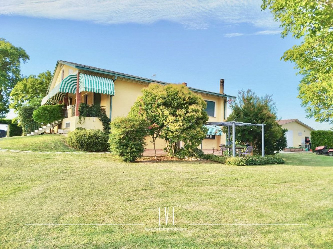 5 rooms House in Eraclea, Italy No. 299342