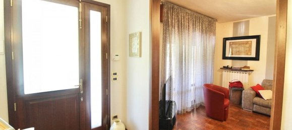 5 rooms House in Eraclea, Italy No. 299342 12