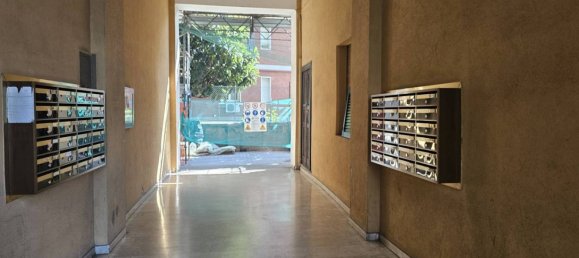 1-Zimmer Gewerbliche Immobilie in Milan, Italy, Nr. 260191 2