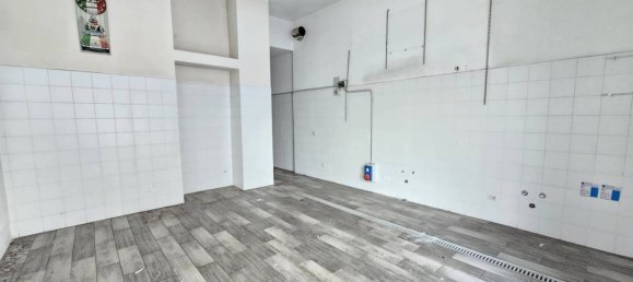 1-Zimmer Gewerbliche Immobilie in Milan, Italy, Nr. 260191 8