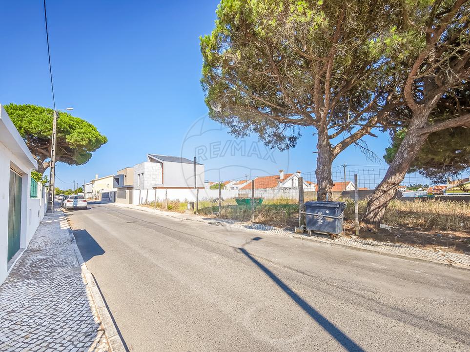  Land in Cascais, Portugal No. 229356