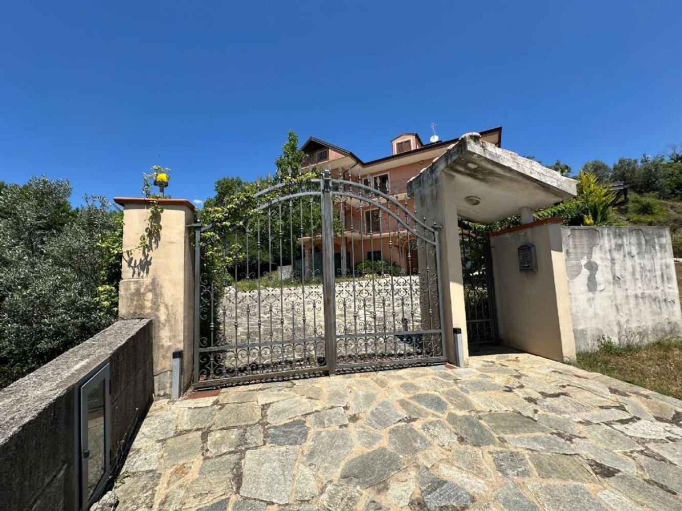 Villa T9 em Montecorvino Pugliano, Italy N.º 332933