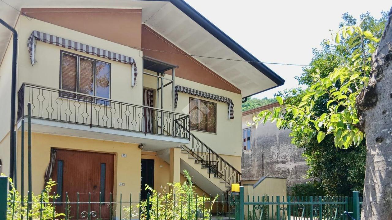 3 rooms House in Rovolon, Italy No. 4572