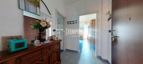 2 bedrooms Apartment in Turin, Italy No. 354964 2