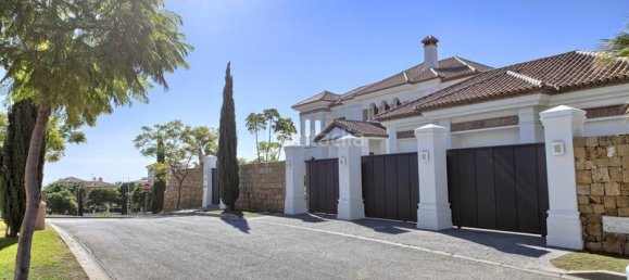 6 bedrooms Villa in Benahavis, Spain No. 18714 15