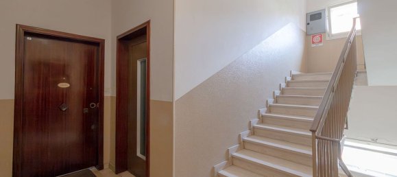 Apartamento de 4 dormitorios en Bologna, Italy No. 330610 2