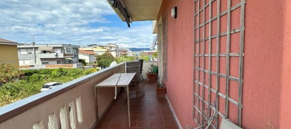 3 rooms Apartment in Carrara, Italy No. 26044 17