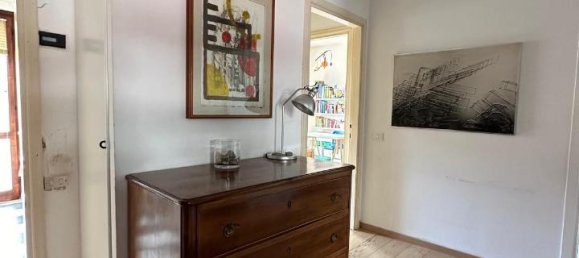 3 rooms Apartment in Carrara, Italy No. 26044 3