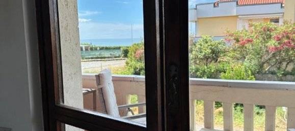 3 rooms Apartment in Carrara, Italy No. 26044 23