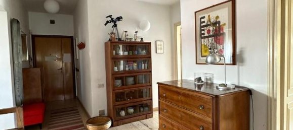 3 rooms Apartment in Carrara, Italy No. 26044 6