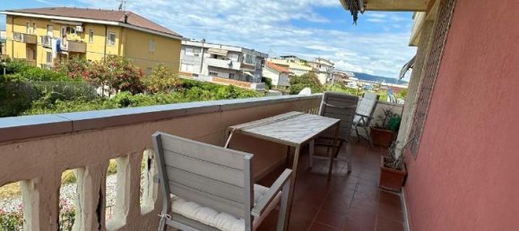3 rooms Apartment in Carrara, Italy No. 26044 2