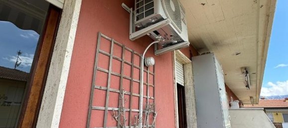 3 rooms Apartment in Carrara, Italy No. 26044 22