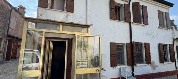 5 bedrooms House in Ferrara, Italy No. 337423 34