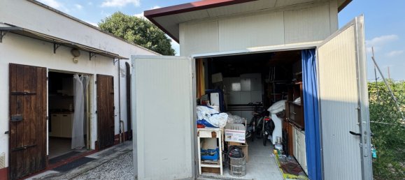 5 bedrooms House in Ferrara, Italy No. 337423 33