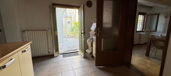 5 bedrooms House in Ferrara, Italy No. 337423 18