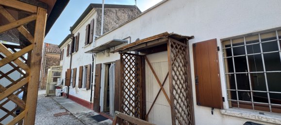 5 bedrooms House in Ferrara, Italy No. 337423 36