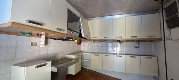 5 bedrooms House in Ferrara, Italy No. 337423 16