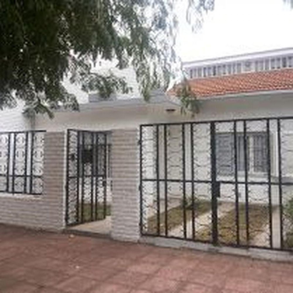 Casa de 2 dormitorios en Mar del Plata, Argentina No. 99440