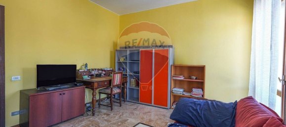 3 rooms Apartment in Curno, Italy No. 267929 4