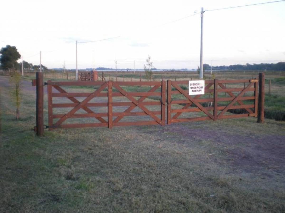 Земельный участок в Лобос, Аргентина № 36707